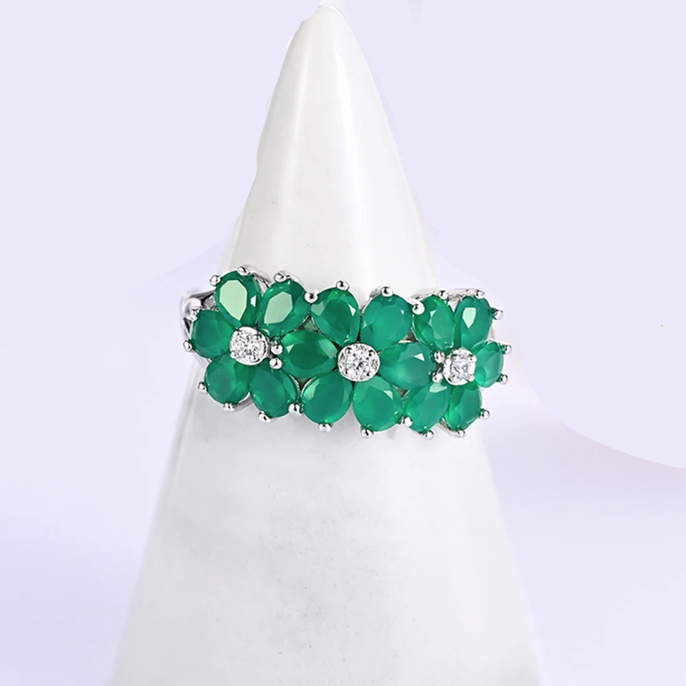 Green agate flower ring with elegant floral design