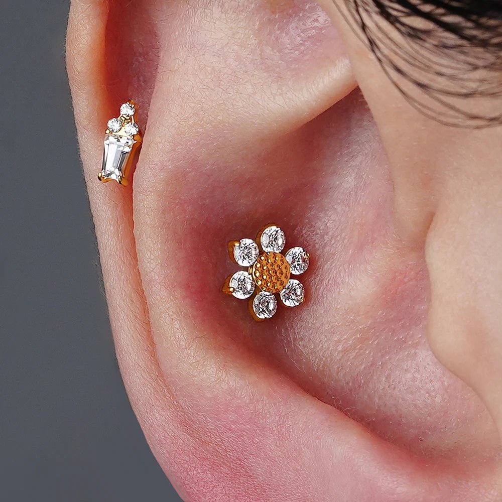 Mini Sunflower Titanium Labret Stud - GEMORM